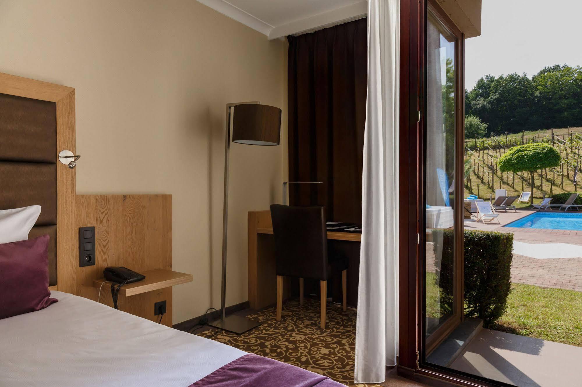 Hotel Restaurant Van Der Valk Nivelles-Sud Eksteriør bilde